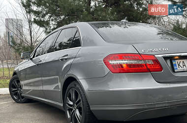 Седан Mercedes-Benz E-Class 2011 в Киеве