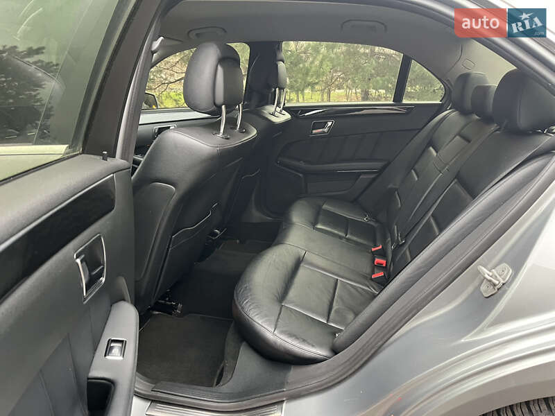 Седан Mercedes-Benz E-Class 2011 в Киеве фото 8 Седан Mercedes-Benz E-Class 2011 в Киеве
