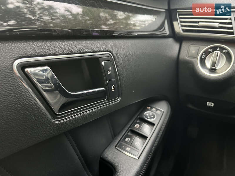Седан Mercedes-Benz E-Class 2011 в Киеве фото 15 Седан Mercedes-Benz E-Class 2011 в Киеве