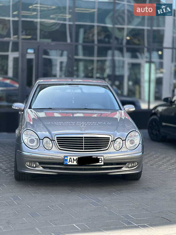 Mercedes-Benz E-Class 2005