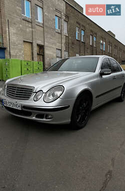 Седан Mercedes-Benz E-Class 2002 в Києві