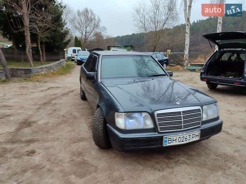 Mercedes-Benz E-Class 1994 Mercedes-Benz E-Class 1994