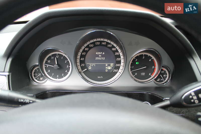 Седан Mercedes-Benz E-Class 2010 в Киверцах фото 13 Седан Mercedes-Benz E-Class 2010 в Киверцах