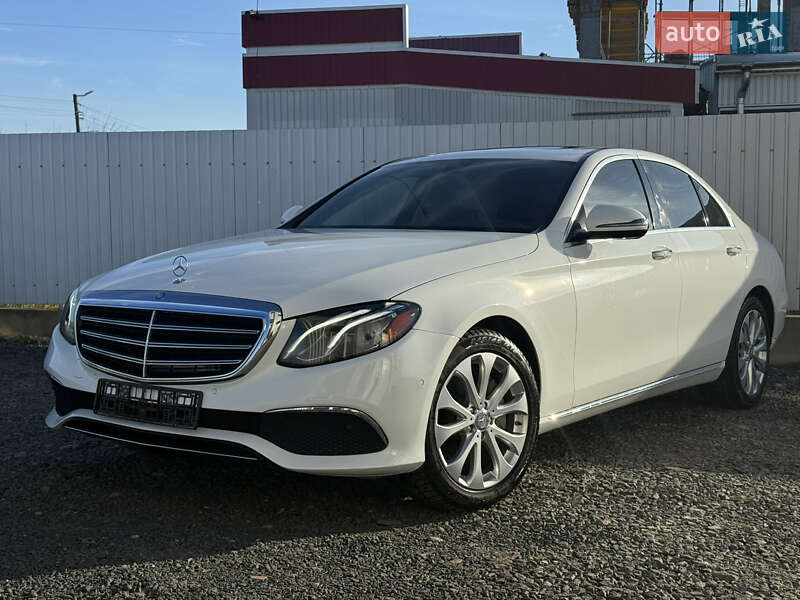 Седан Mercedes-Benz E-Class 2017 в Новояворовске