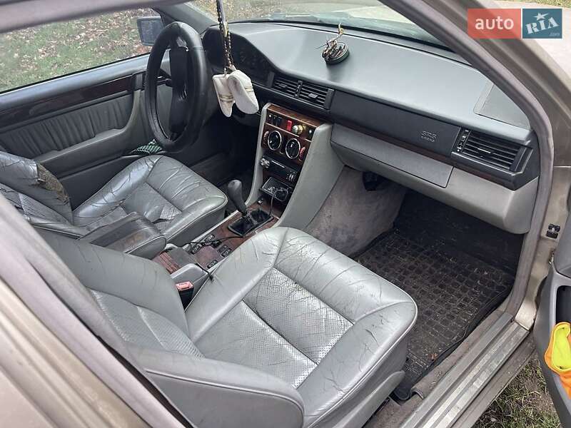 Седан Mercedes-Benz E-Class 1988 в Кропивницькому фото 4 Седан Mercedes-Benz E-Class 1988 в Кропивницькому