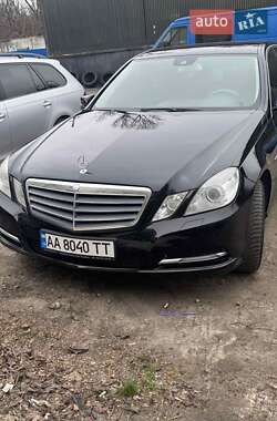 Седан Mercedes-Benz E-Class 2011 в Киеве