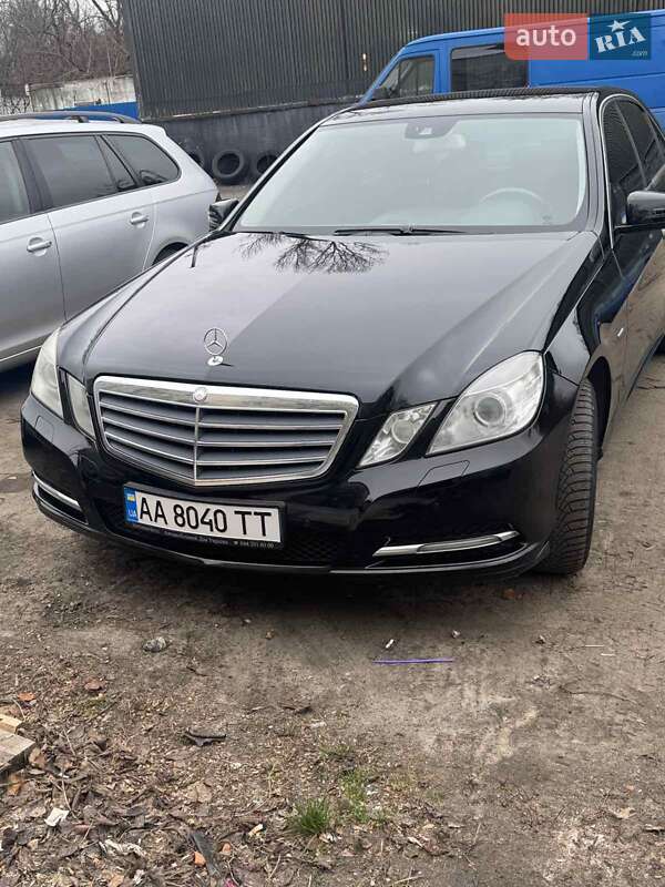 Mercedes-Benz E-Class 2011 Mercedes-Benz E-Class 2011