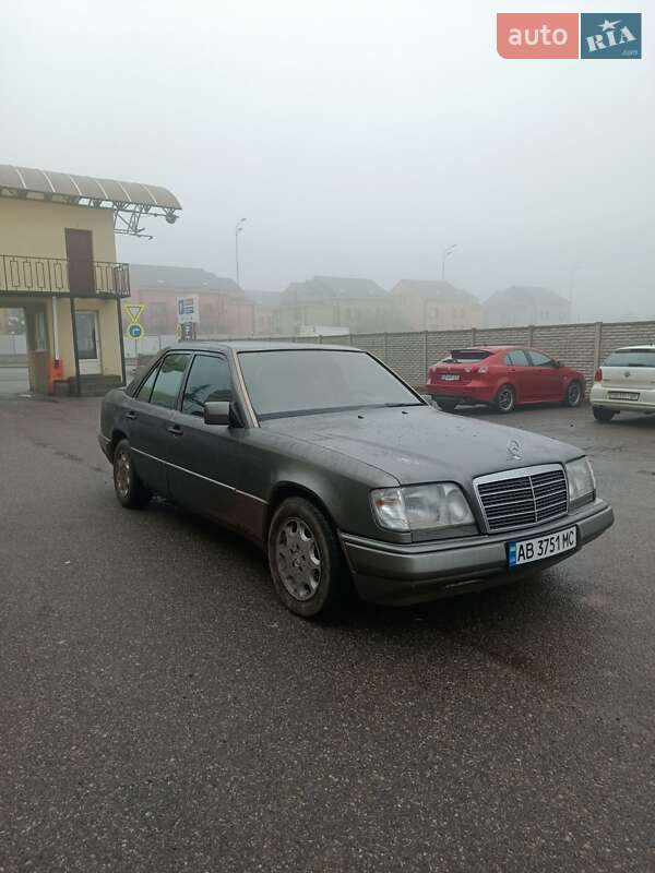 Седан Mercedes-Benz E-Class 1993 в Виннице фото 2 Седан Mercedes-Benz E-Class 1993 в Виннице