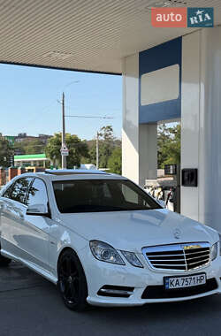 Седан Mercedes-Benz E-Class 2012 в Днепре