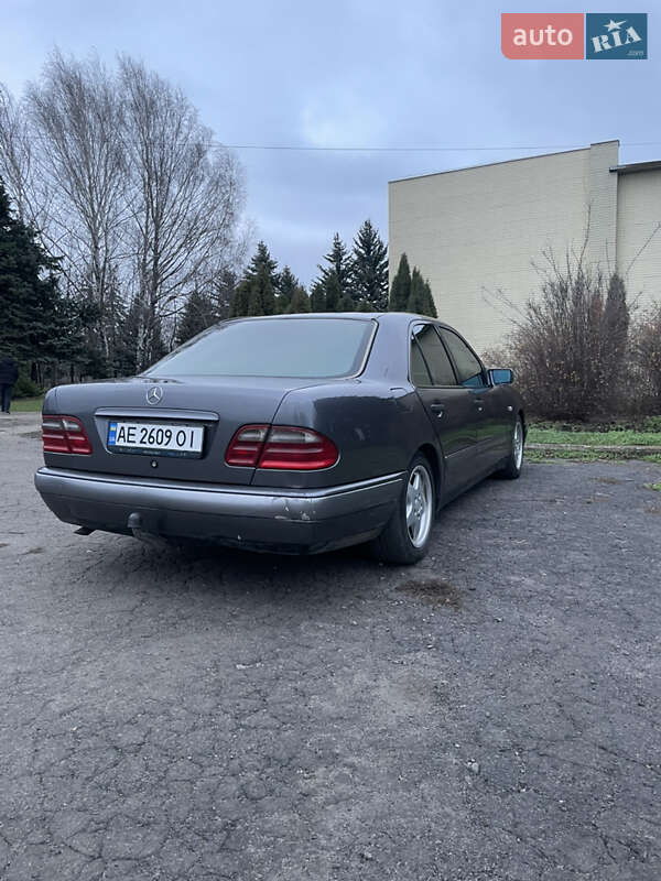 Седан Mercedes-Benz E-Class 1999 в Кривом Роге
