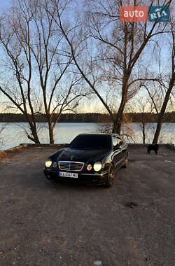 Седан Mercedes-Benz E-Class 2001 в Киеве