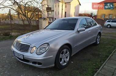 Седан Mercedes-Benz E-Class 2004 в Залещиках