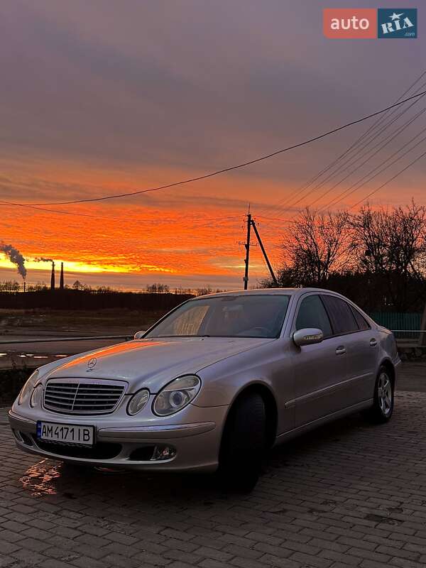 Mercedes-Benz E-Class 2002