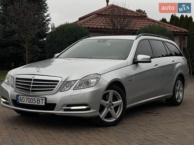 Универсал Mercedes-Benz E-Class 2012 в Ивано-Франковске