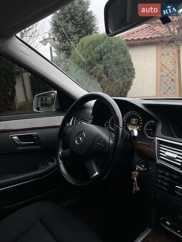 Универсал Mercedes-Benz E-Class 2012 в Ивано-Франковске