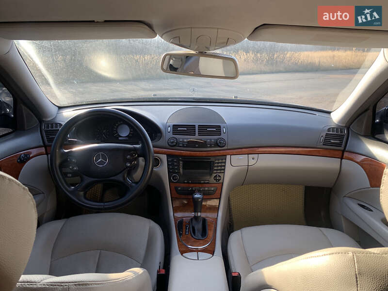 Седан Mercedes-Benz E-Class 2007 в Калуше