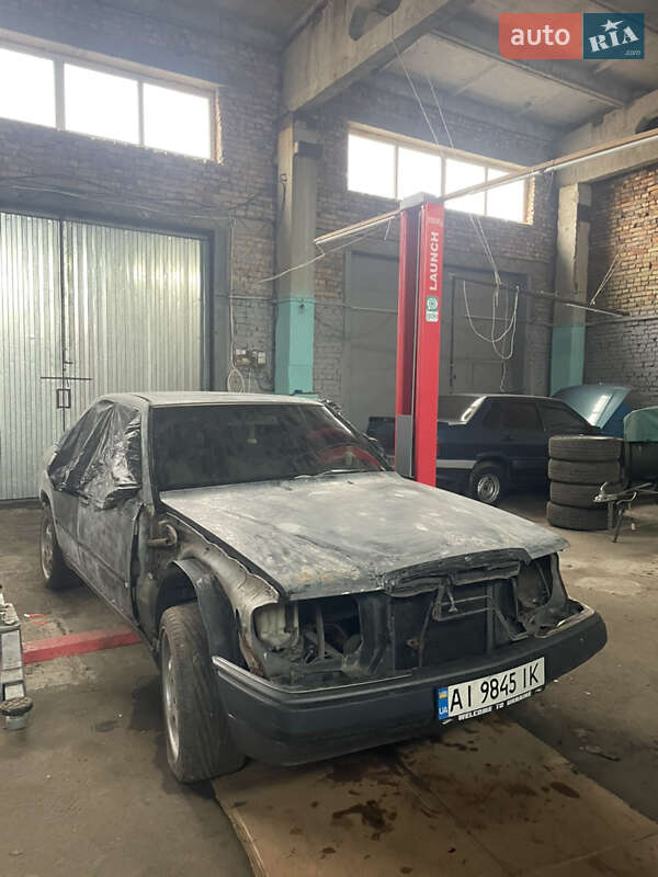 Mercedes-Benz E-Class 1990