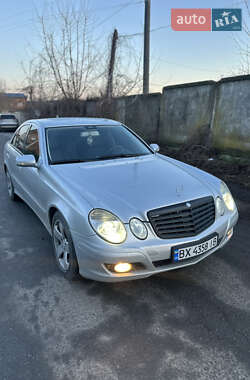 Седан Mercedes-Benz E-Class 2006 в Полонному