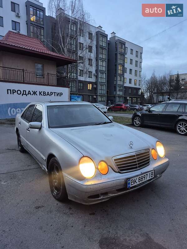 Mercedes-Benz E-Class 2000