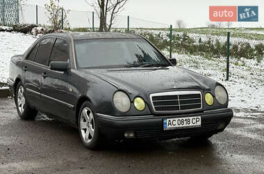 Седан Mercedes-Benz E-Class 1996 в Луцке
