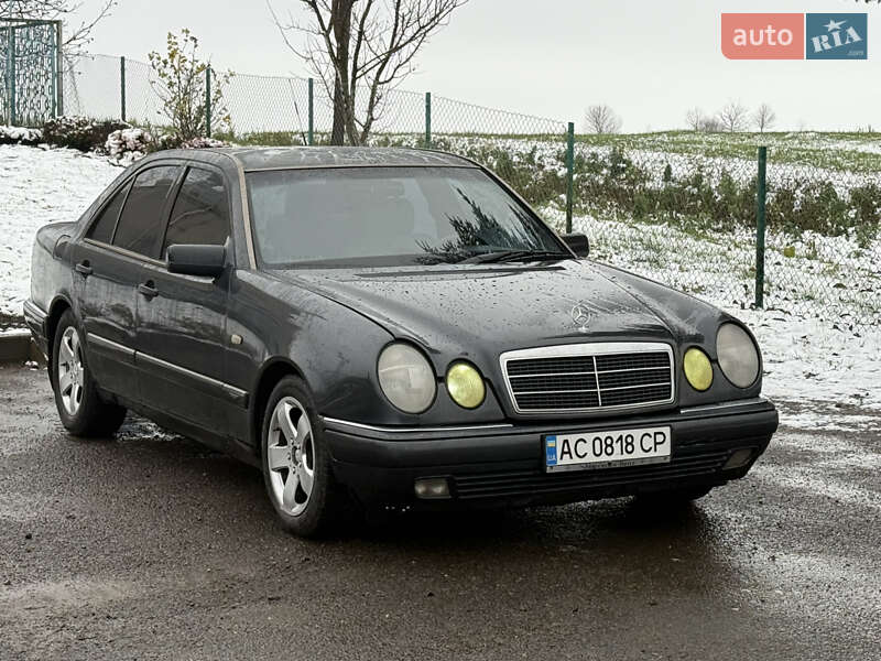 Mercedes-Benz E-Class 1996