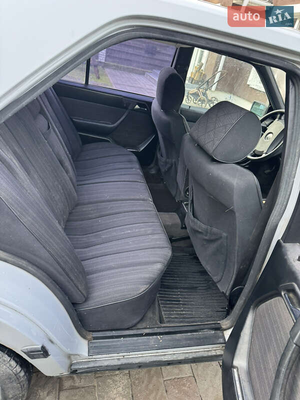 Седан Mercedes-Benz E-Class 1989 в Львові фото 8 Седан Mercedes-Benz E-Class 1989 в Львові