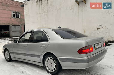 Седан Mercedes-Benz E-Class 2000 в Харькове