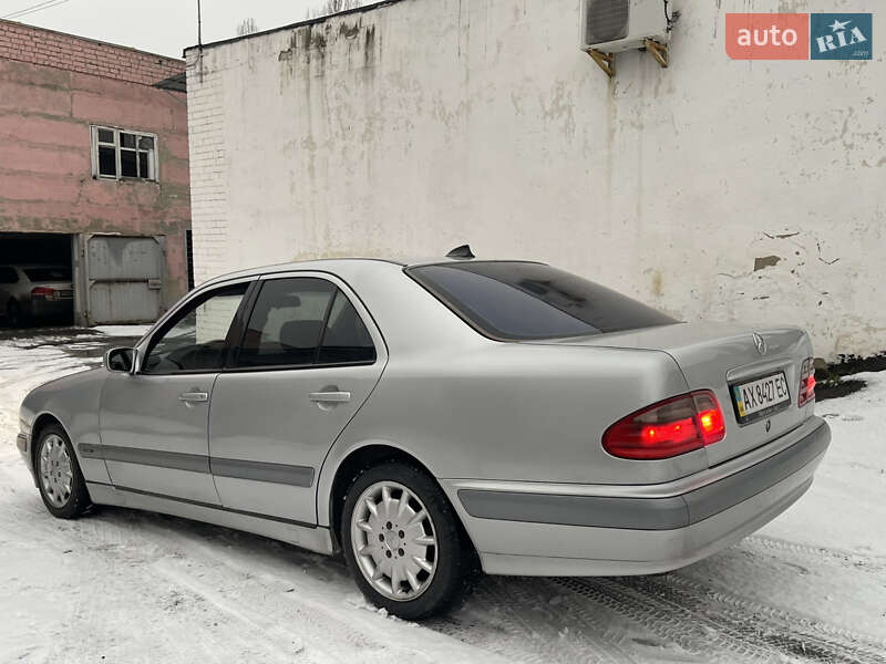 Mercedes-Benz E-Class 2000 Mercedes-Benz E-Class 2000