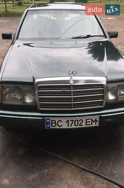 Седан Mercedes-Benz E-Class 1988 в Львові