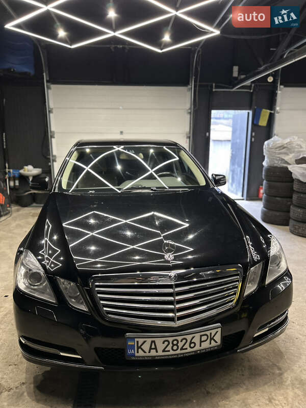 Mercedes-Benz E-Class 2011