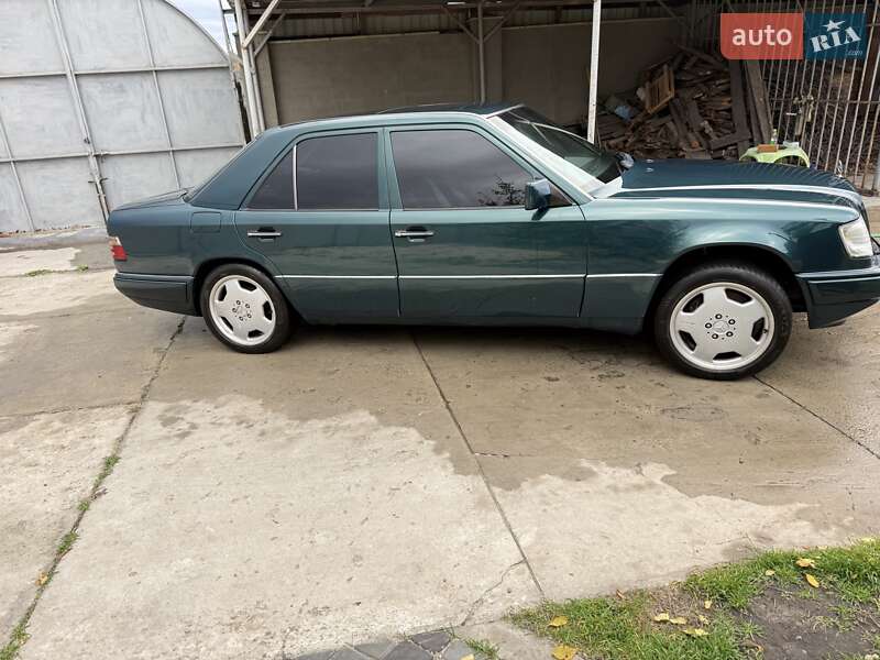 Седан Mercedes-Benz E-Class 1994 в Кам'янському