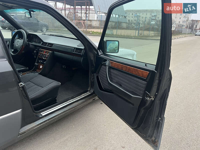 Універсал Mercedes-Benz E-Class 1993 в Богуславі
