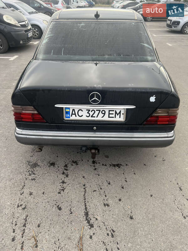Седан Mercedes-Benz E-Class 1994 в Ровно