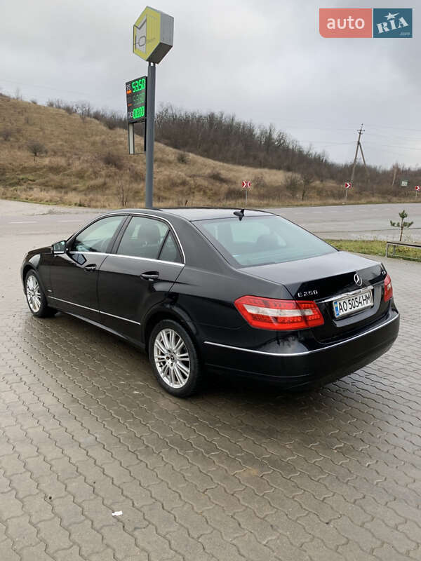 Седан Mercedes-Benz E-Class 2009 в Виноградові
