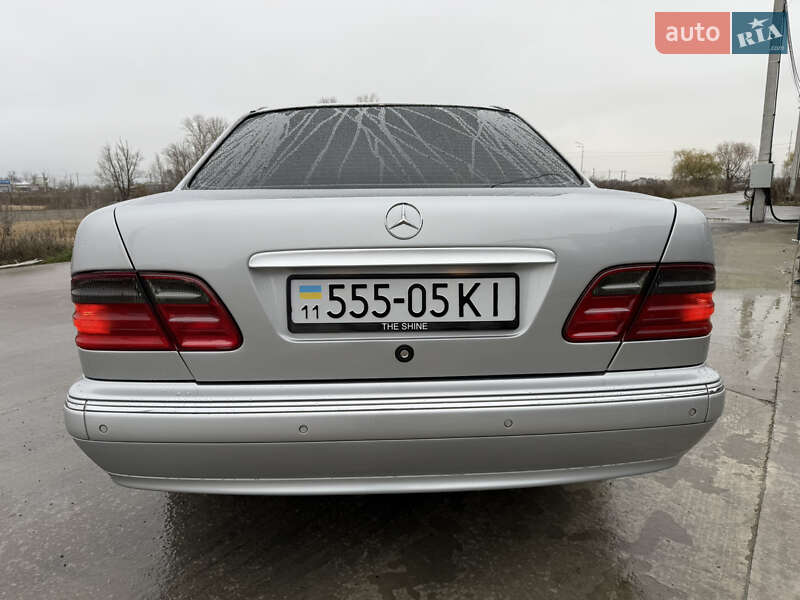 Седан Mercedes-Benz E-Class 2001 в Києві