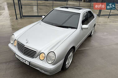 Седан Mercedes-Benz E-Class 2001 в Киеве
