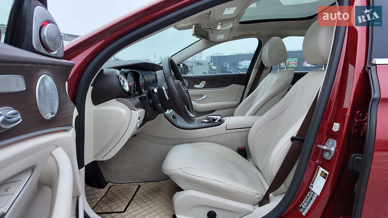 Седан Mercedes-Benz E-Class 2016 в Києві