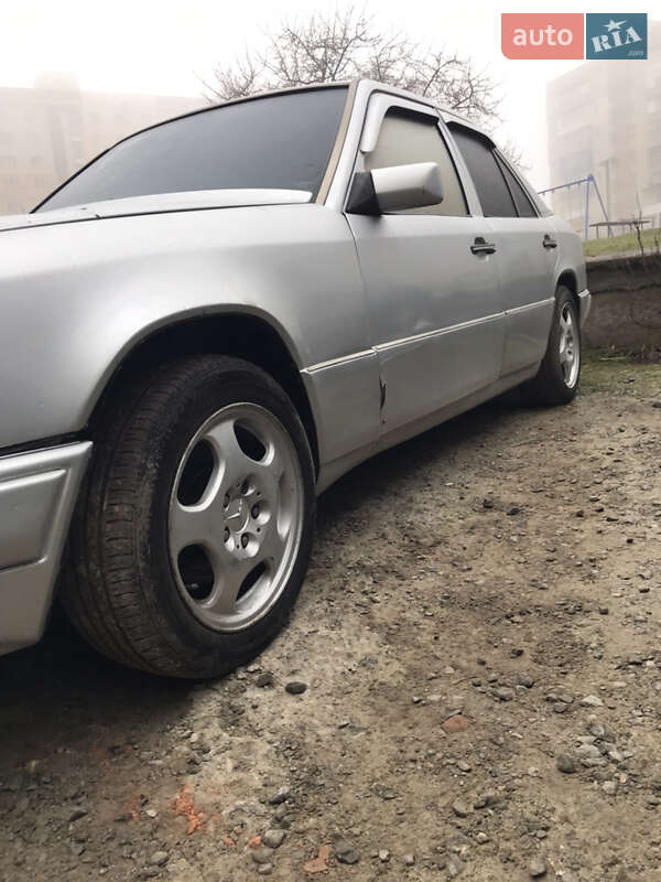 Седан Mercedes-Benz E-Class 1993 в Каменец-Подольском