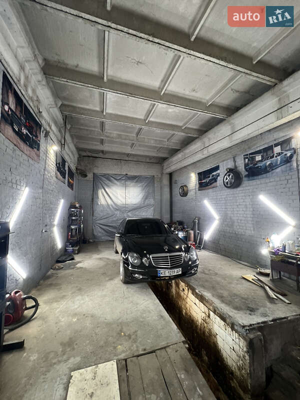 Седан Mercedes-Benz E-Class 2005 в Кривому Розі