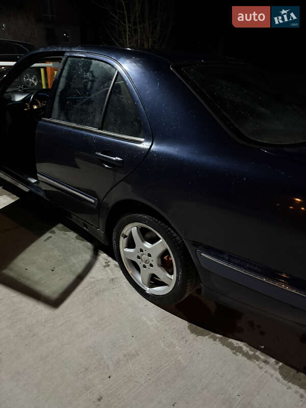 Mercedes-Benz E-Class 2000