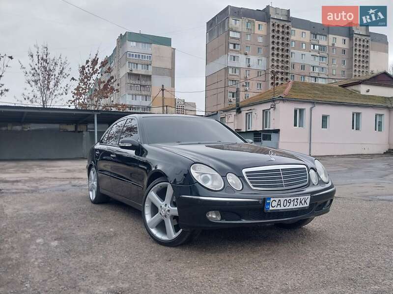 Mercedes-Benz E-Class 2005