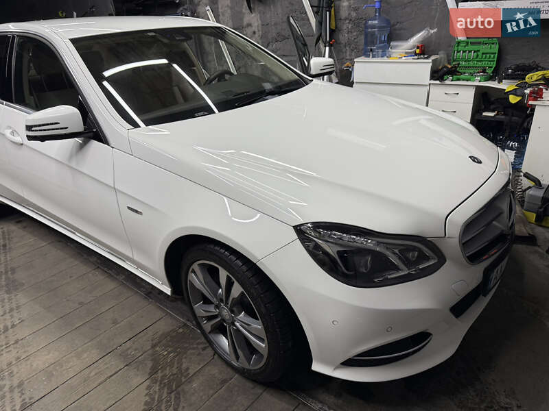 Седан Mercedes-Benz E-Class 2015 в Києві