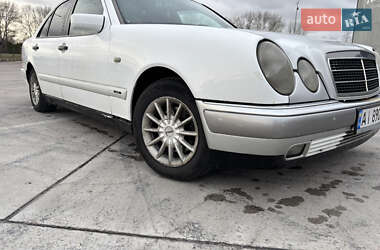 Седан Mercedes-Benz E-Class 1998 в Києві