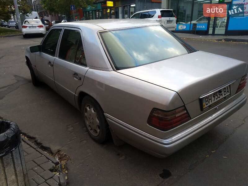 Седан Mercedes-Benz E-Class 1993 в Одесі