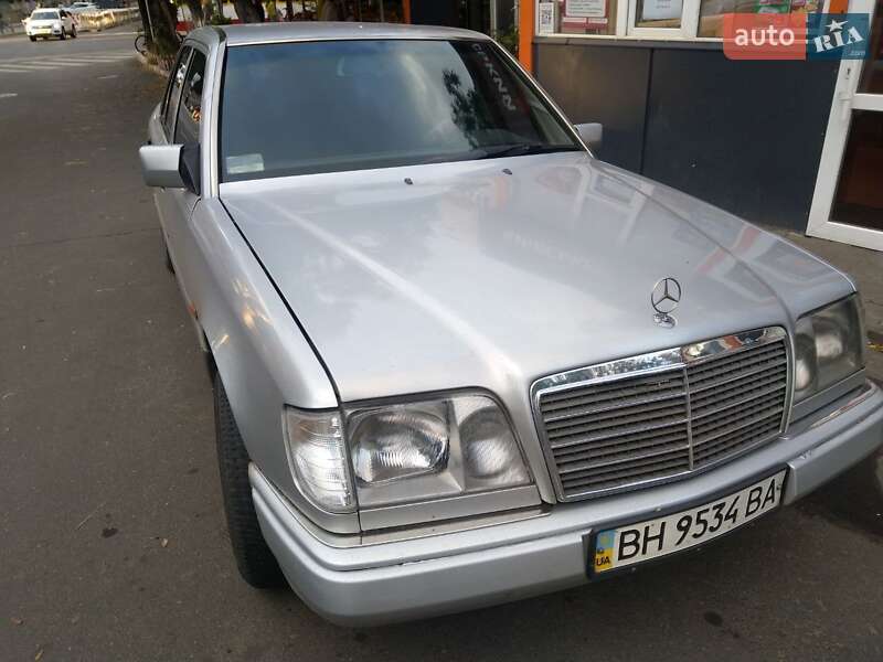 Седан Mercedes-Benz E-Class 1993 в Одесі