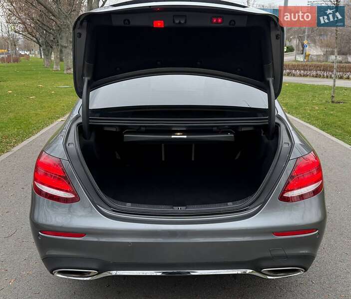 Седан Mercedes-Benz E-Class 2018 в Днепре