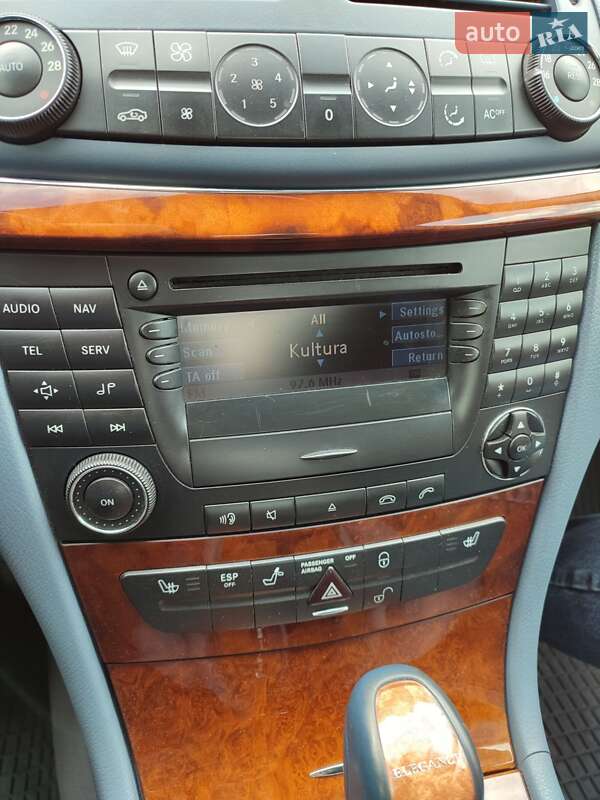 Седан Mercedes-Benz E-Class 2003 в Києві