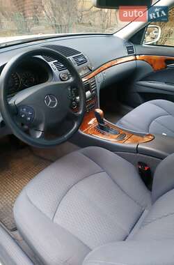 Седан Mercedes-Benz E-Class 2003 в Киеве