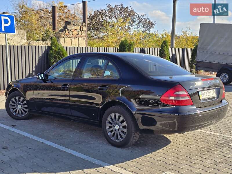 Седан Mercedes-Benz E-Class 2005 в Миколаєві