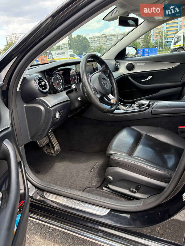 Седан Mercedes-Benz E-Class 2016 в Києві